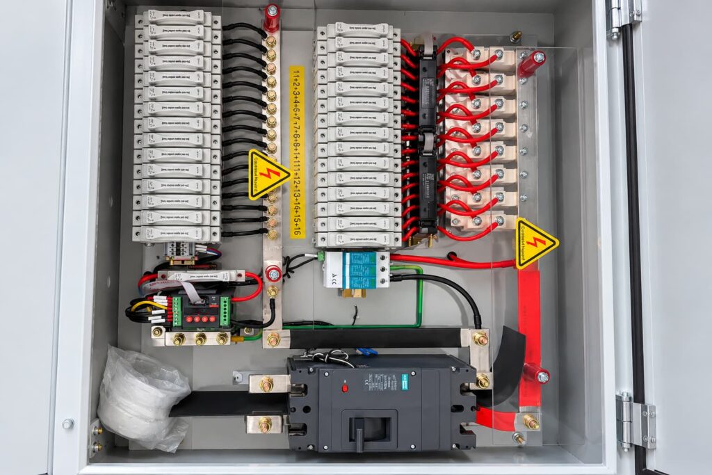 16 input 1 output PV combiner box interior